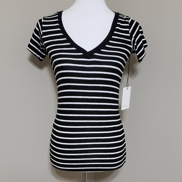 Black and white striped v-neck tee - Picture 2 of 5